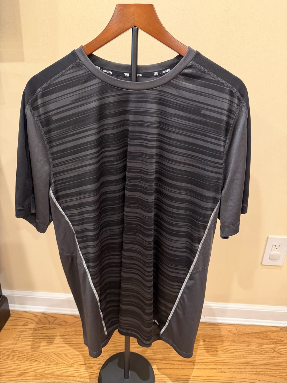 Tek Gear Men's Black Striped Performance Tee